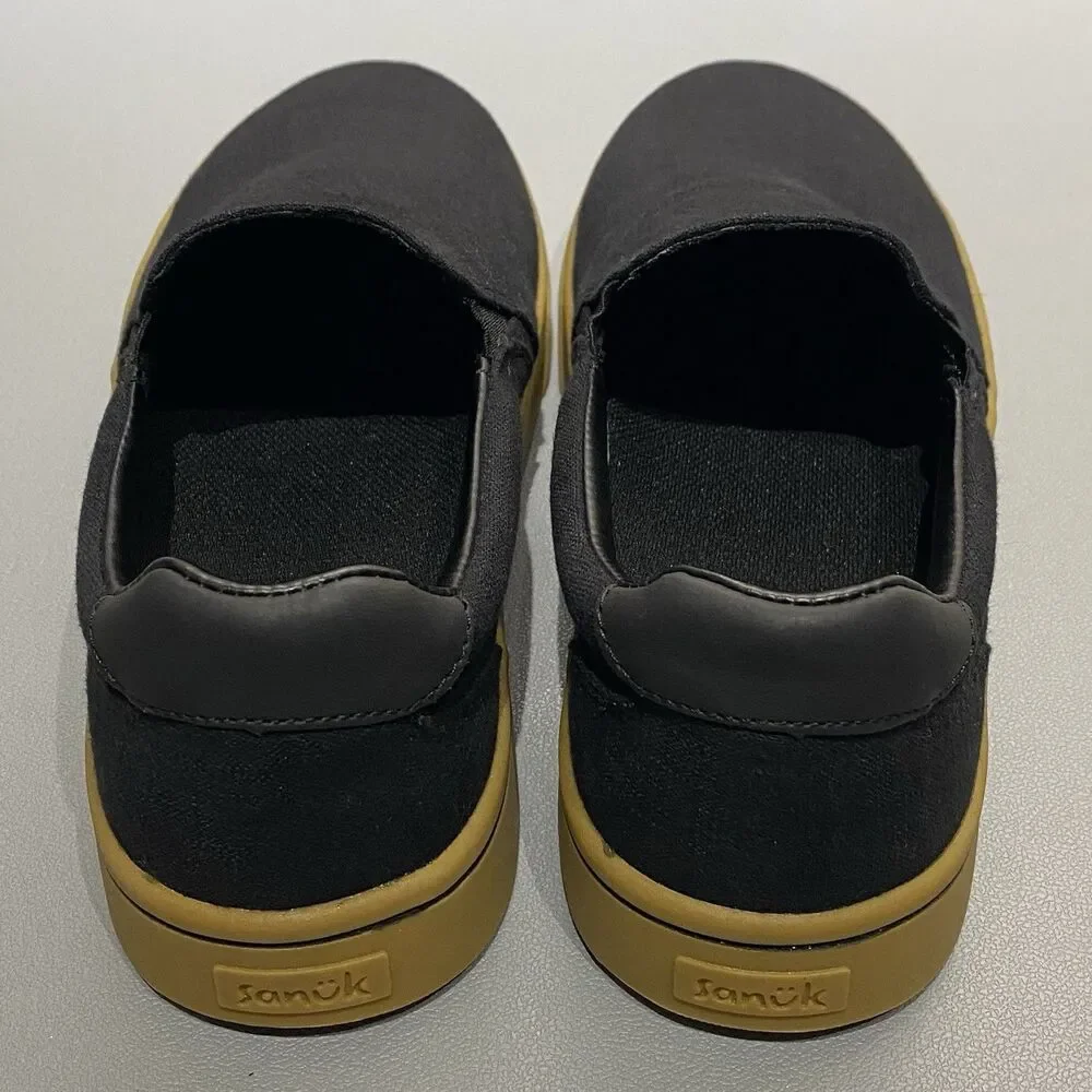 Sanuk this unworn